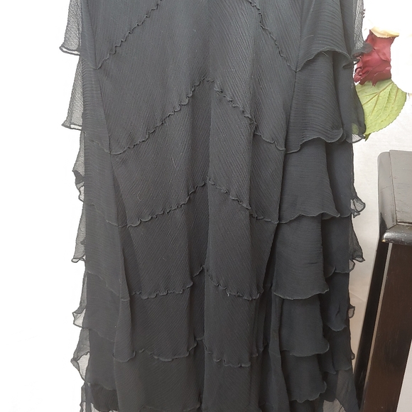 Maxazria Maxi Silk Dress 10.   Q02 - Picture 5 of 5